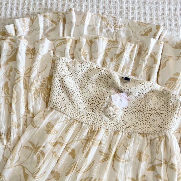 NWT AMERICAN EAGLE STRAPLESS CROCHET BABYDOLL DRESS ✨🐚 - Picture 2 of 5